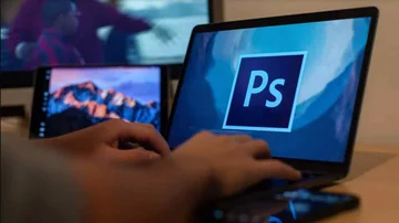 Photoshop se potencia con IA: estas nuevas funciones te van a ahorrar horas de trabajo