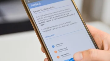 Cómo presentar la Libreta AUH 2025 online: beneficios y paso a paso del trámite ANSES