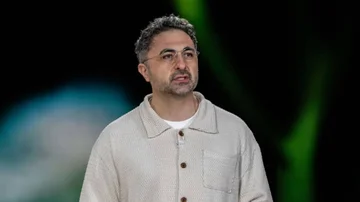Ejecutivo de Microsoft advierte que la IA simula consciencia para generar vínculos afectivos peligrosos