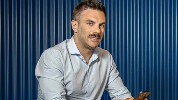 El CEO de Cocos explotó contra un reconocido restaurante porteño por no acatar un decreto de Milei