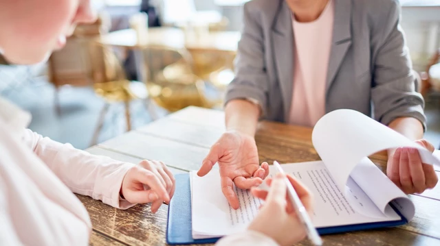 Diferencias y similitudes entre cesión del contrato de trabajo y transferencia del establecimiento