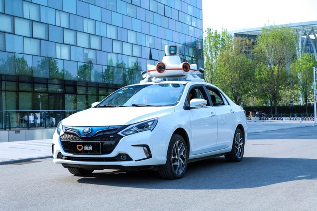 Movilidad del futuro: el "Uber chino" lanzará taxis sin conductor en los próximos años