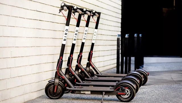 Va por todo: Uber invertirá miles de millones de dólares en una startup de scooters