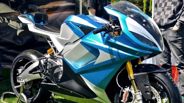 Así es la nueva moto eléctrica que llega a 240 km/h y se carga en apenas media hora