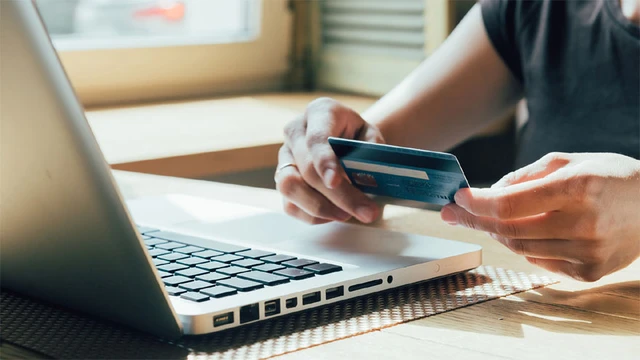 Comercio electrónico: ¿qué impuestos se pagan en este tipo de transacción?