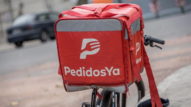 Pedidos Ya cumplió con la ley y no le fue bien: echó a 450 repartidores