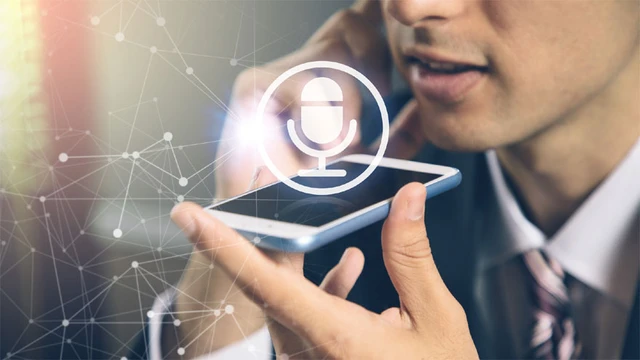 Google escucha tus llamadas y lee tus Whatsapp para espiarte a toda hora: ¿verdadero o falso?