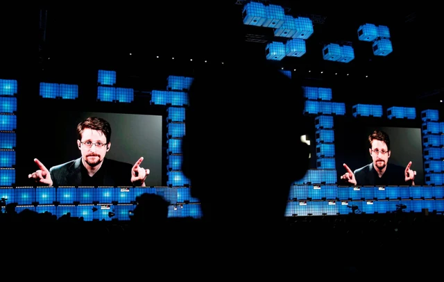 Snowden en Web Summit: "El modelo de negocio de Google, Amazon y Facebook es el abuso"