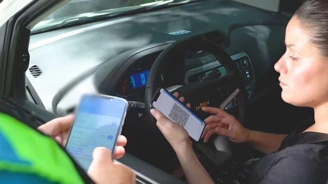 Para autos y motos, ya se viene el "08" digital: ¿cuántas cédulas verdes ya se tramitaron por Internet?