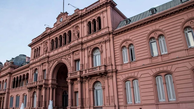 Bono de $10.000 a monotributistas y trabajadores informales: estas son las condiciones que deben cumplir
