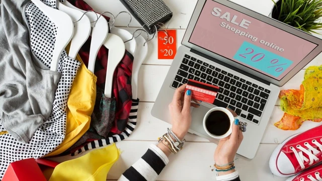 A los botes: marcas de ropa ofrecen rebajas online de hasta 60% y evalúan adelantar la liquidación de invierno