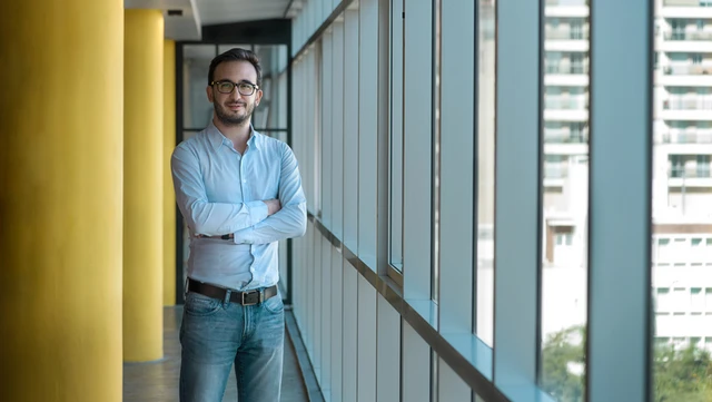 Vio que la gente perdía tiempo y plata y decidió automatizar todo con inteligencia artificial