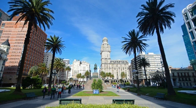 Uruguay fortalece su "operativo seducción": conocé el plan para que se radiquen 100.000 argentinos