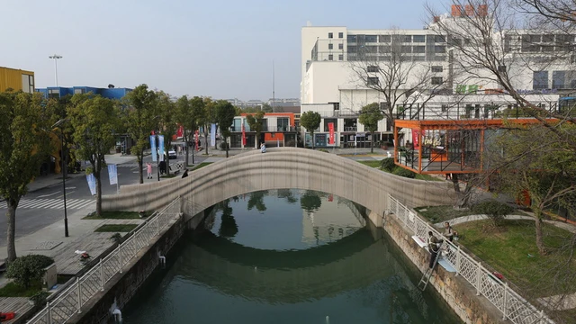 Impreso en 3D y aguanta hasta 600 personas: así es el puente más largo del mundo en su tipo