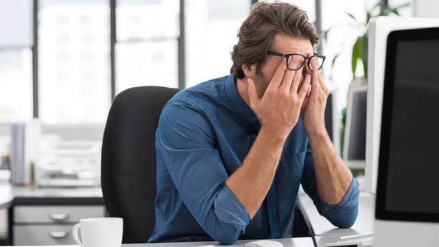 ¿El trabajo te agobia? conocé 4 claves 'imprescindibles' para manejar las emociones en el trabajo