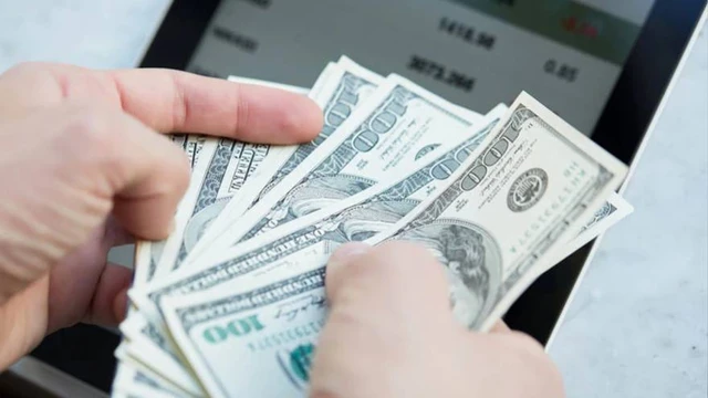 Rompe la barrera de los $210: a cuánto se vende el "dólar cripto" en los principales exchanges