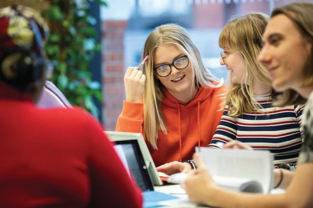Mercado Libre lanza programa para formar a mujeres en IT: cómo anotarse y cuándo arranca