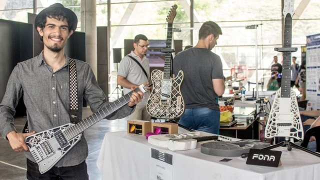 Este argentino fabrica instrumentos musicales y planea llegar a grandes eventos: cómo los elabora