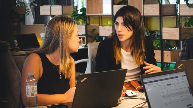 Empleo 4.0: ¿por qué la "Generación de cristal" prioriza los valores por sobre lo económico?