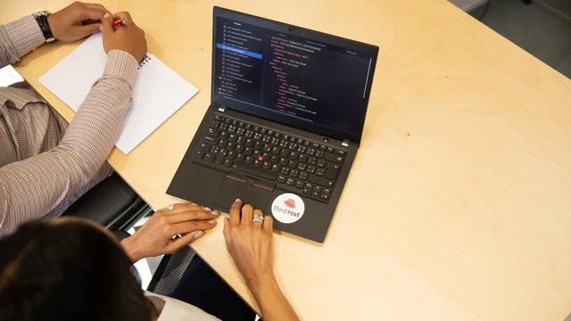 Red Hat se une con Intel para agilizar la automatización industrial: ¿como es la propuesta?
