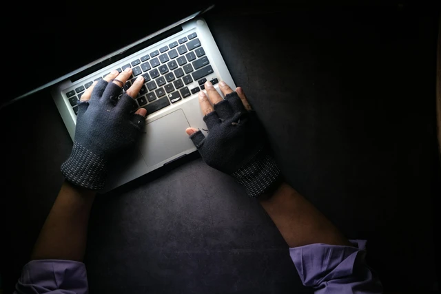 Detuvieron a influencer en Córdoba acusada de estafar a seguidores con negocios con criptomonedas