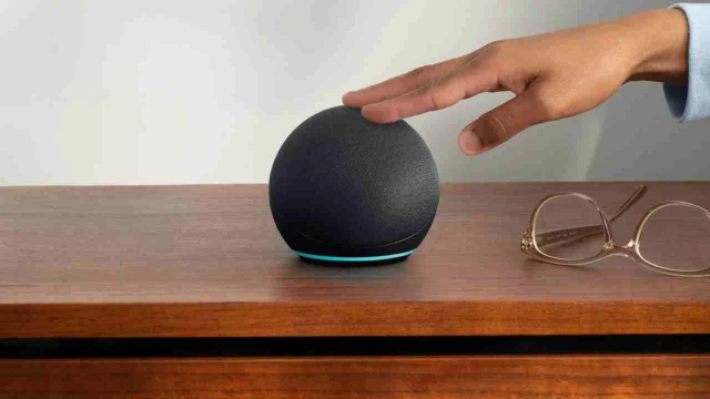 Echo Dot: cómo funciona el último asistente inteligente de Amazon que bate récords de ventas