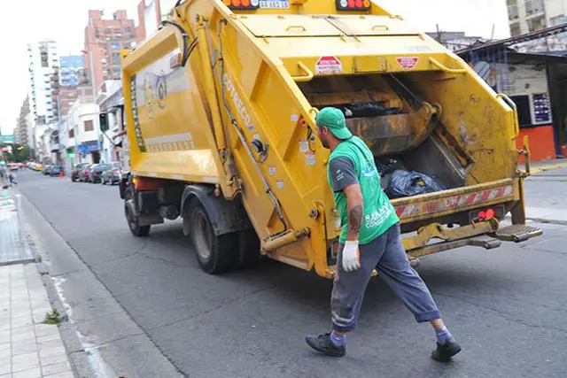 El trabajo de recolector de basura es físicamente exigente