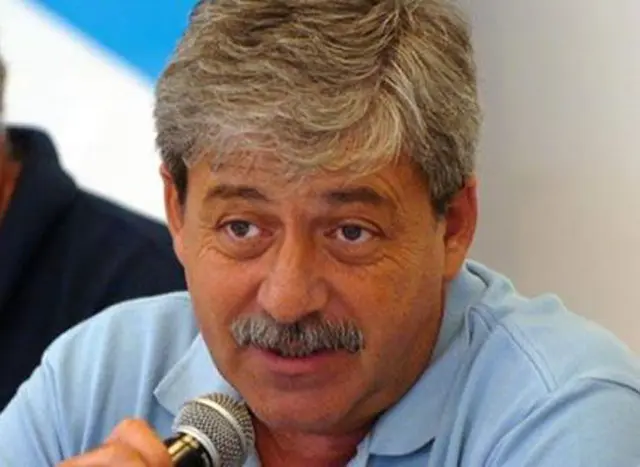 Eduardo Buzzi quedó en el centro de la polémica por ser asesor en el Congreso