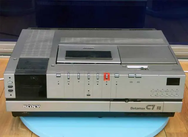 Los reproductores Betamax eran más grandes que los de VHS.