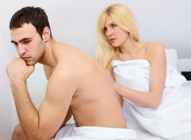 La falta de sexo, voluntaria o involuntaria, en una pareja puede provocar culpabilidad, mientras que los solteros tienden a sentirse frustrados.