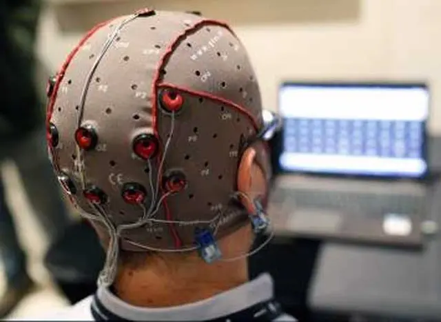 Otras empresas prueban métodos alternativos al de Neuralink.