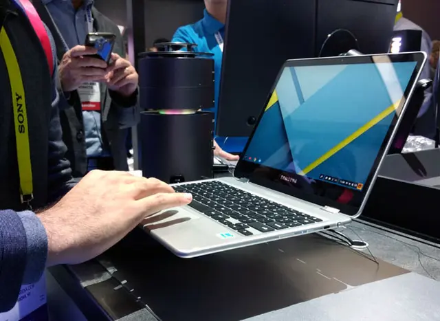 La computadora Chrmebook se destaca por su delgadez.