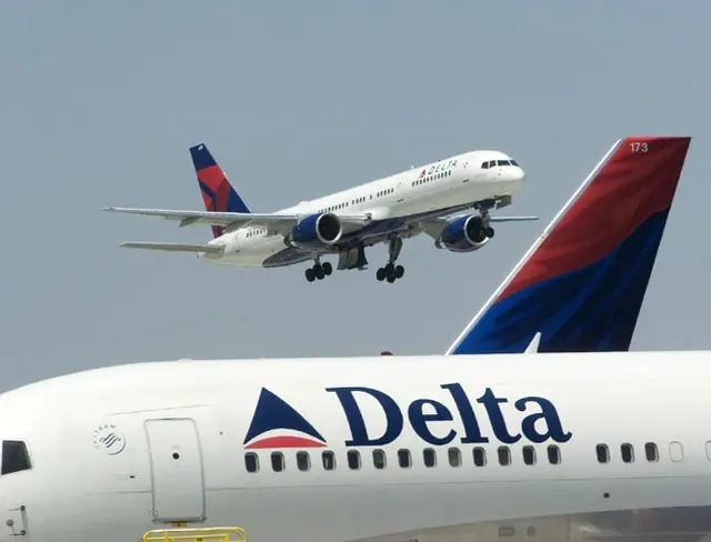 El Gobierno busca que Latam retrotraiga su decisión de dejar de operar en el país y apuesta a una alianza con Delta