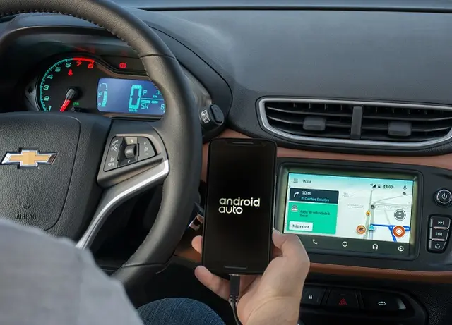 Waze en un Chevrolet Ónix.