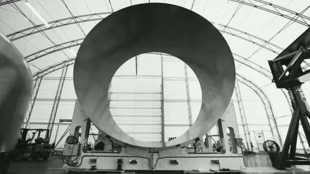 Una de las primeras secciones construidas del prototipo de nave espacial.