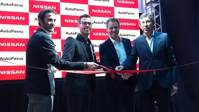 De izquierda a derecha: Luis Alberto Pérez (director de marketing Nissan Argentina), Leopoldo Ferro (CEO AutoFerro), Gonzalo Ibarzábal (Director Comercial Nissan Argentina),  Gustavo Posse (Intendente San Isidro).