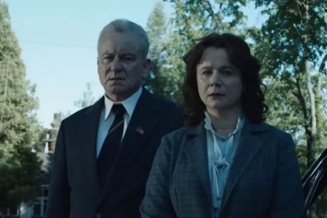 Chernobyl se destaca por las grandes actuaciones de su elenco.