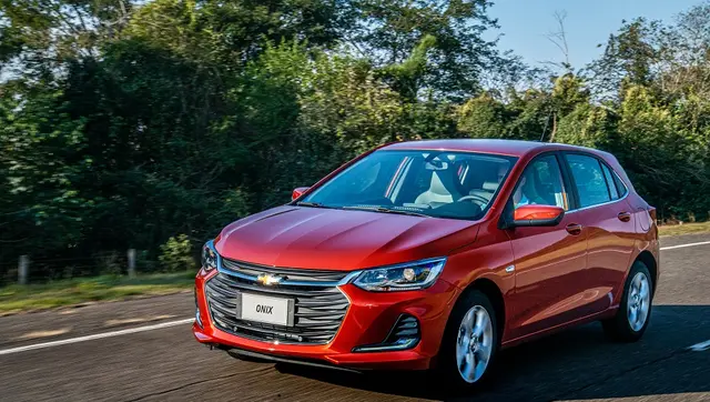 De frente, el nnuevo Chevrolet Onix hatchback