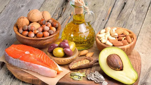 Las grasas se encuentran en todos los alimentos