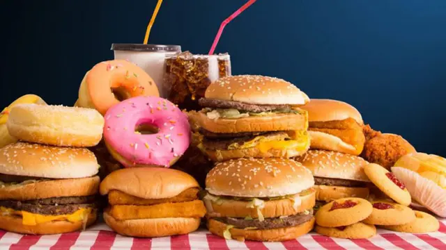 Las grasas trans están presentes en todos los alimentos ultraprocesados