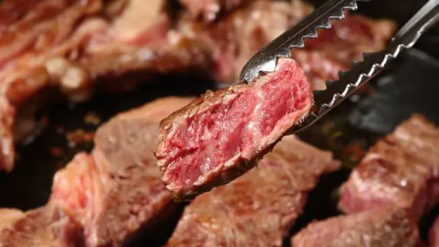 La grasa de la carne se debe consumir con moderación