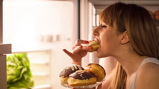 Comer en un tiempo razonable es clave para poder adelgazar
