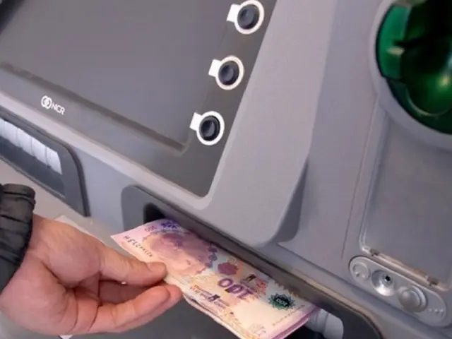 Bono Anses: se busca que los beneficiarios cobren por cajero automático.