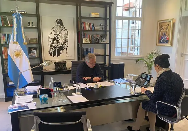 Traductora mediante, Fernández mantuvo este martes una conversación telefónica con su par de la República Popular China Xi Jinping 
