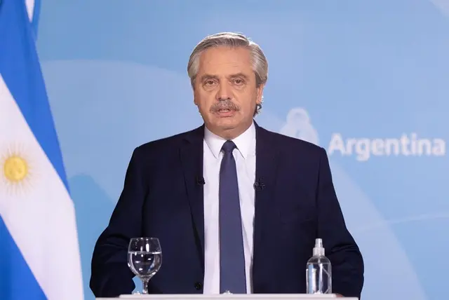 El presidente informó que cerrará la exportaciones de carnes durante 30 días