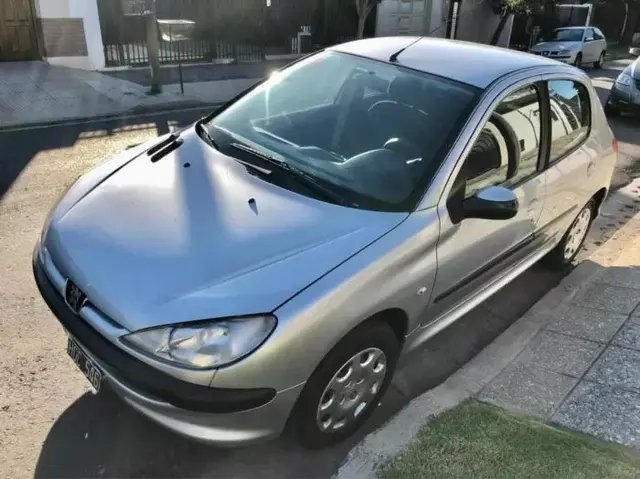 Uno de los autos que se rematarán online desde $100.000