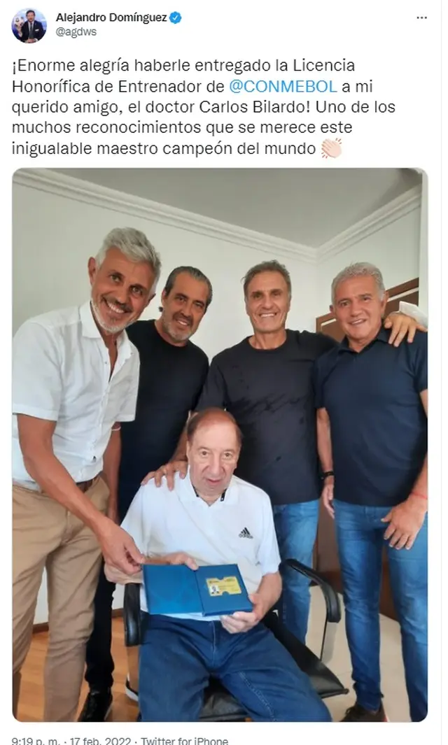 Carlos Bilardo se reencontró con parte del plantel campeón del mundo de Argentina en el 86 y recibió un reconocimiento de la Conmebol