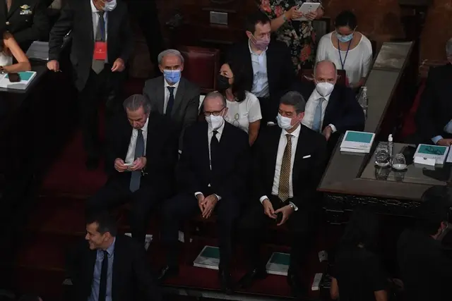 Los jueces de la Corte  escucharon las palabras del Presidente en forma presencial, desde uno de los palcos del recinto