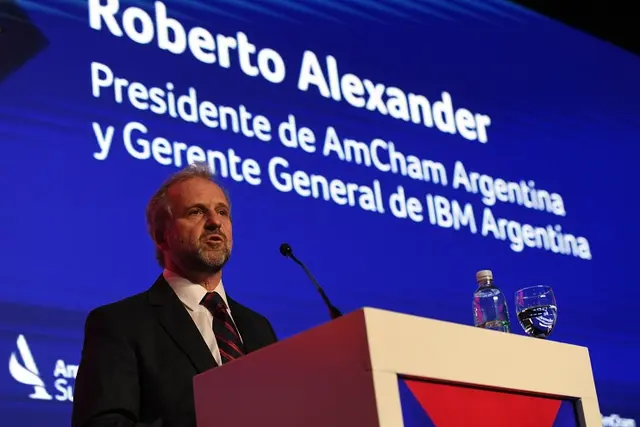Los empresarios agrupados en Amcham se reunieron en Puerto Madero para escuchar las palabras del ministro Guzmán