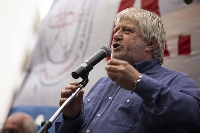  Carlos Minucci, rompió con los elogios sindicales a la llegada de Sergio Massa al Gobierno y calificó la segmentación de tarifas de energía como 
